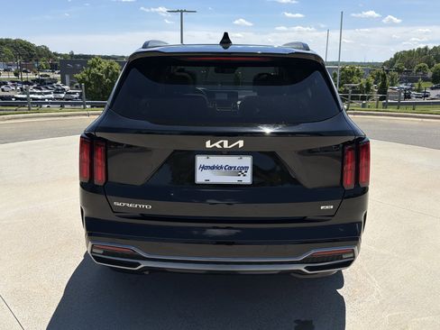 Used 2023 Kia Sorento SX AWD/4WD image 26