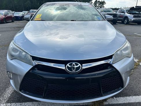 Used 2017 Toyota Camry SE FWD image 5