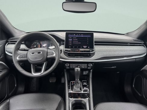 Used 2024 Jeep Compass Latitude image 15