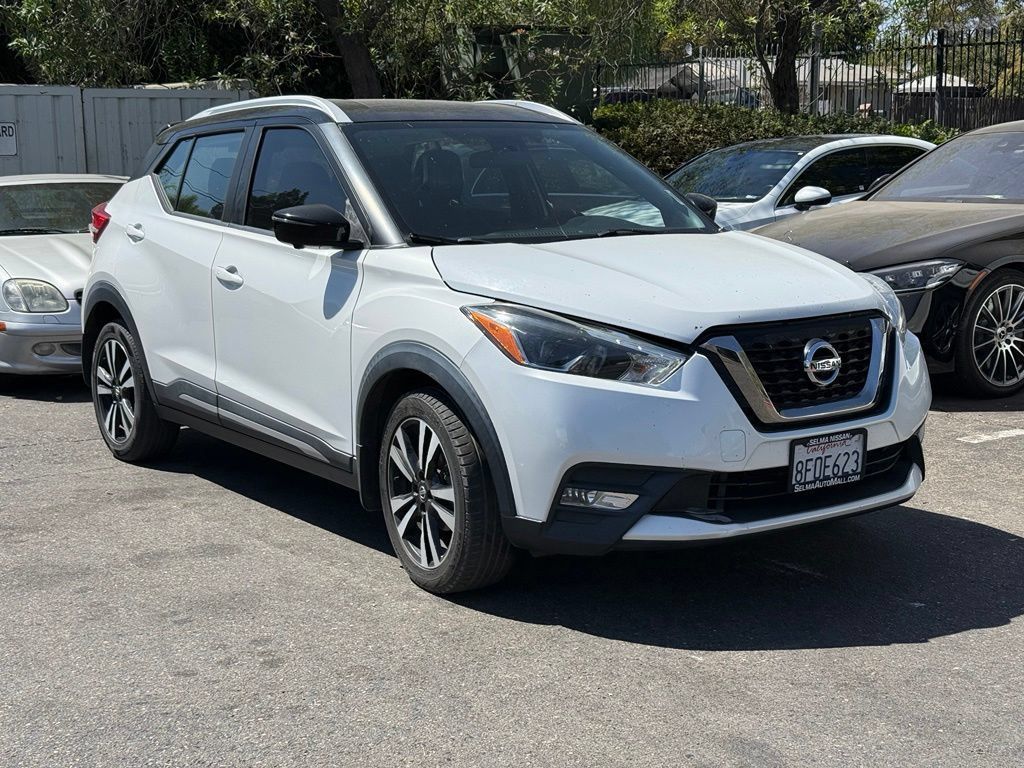 Used 2018 Nissan Kicks SR w/ Premium Package FWD image 1