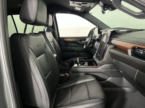 Used 2025 GMC Yukon Denali image 35