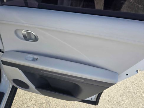 Used 2022 Hyundai Ioniq 5 SEL image 14