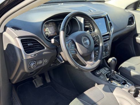 Used 2019 Jeep Cherokee Limited AWD/4WD image 28