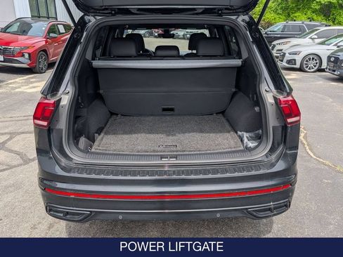 Certified 2023 Volkswagen Tiguan SE R-Line AWD/4WD image 30