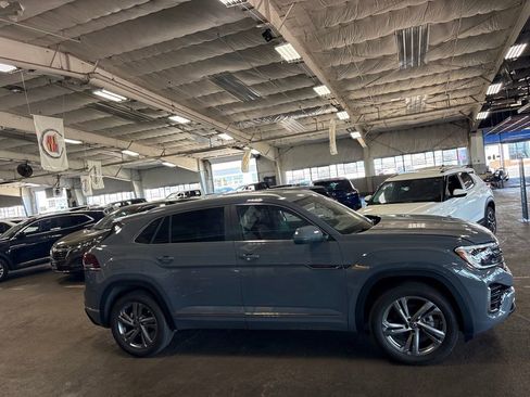 Used 2024 Volkswagen Atlas Cross Sport SEL R-Line AWD/4WD image 2