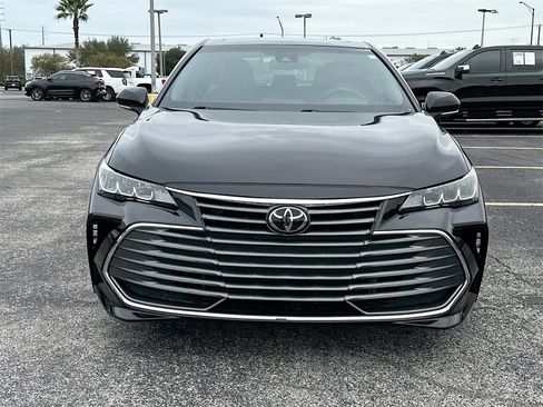 Used 2020 Toyota Avalon XLE image 2