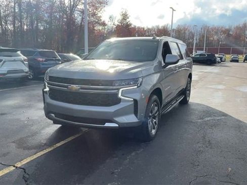 Certified 2023 Chevrolet Suburban LS image 3