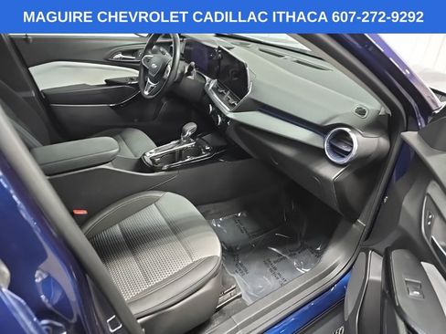 Used 2024 Chevrolet Trax LT w/ LT Convenience Package FWD image 15