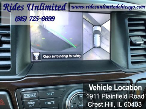 Used 2015 Nissan Pathfinder Platinum w/ Family Entertainment Package AWD/4WD image 25