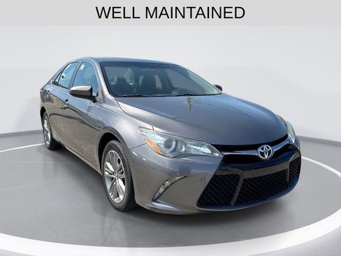 Used 2017 Toyota Camry SE FWD image 1