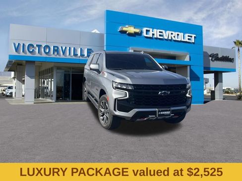 Used 2023 Chevrolet Tahoe Z71 w/ Luxury Package AWD/4WD image 3