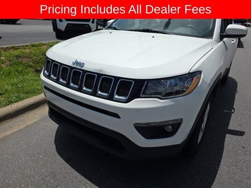 Used 2017 Jeep Compass Latitude AWD/4WD image 8