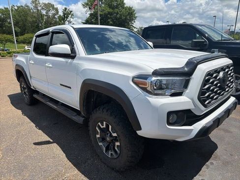 Used 2022 Toyota Tacoma TRD Off-Road w/ Technology Package AWD/4WD image 1