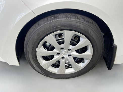 Used 2026 Toyota Corolla LE FWD image 14