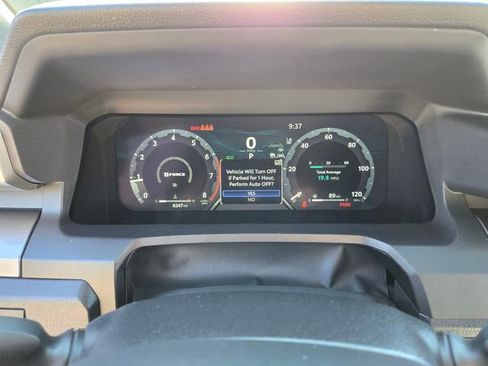 Used 2025 Toyota Tacoma TRD Sport AWD/4WD image 31