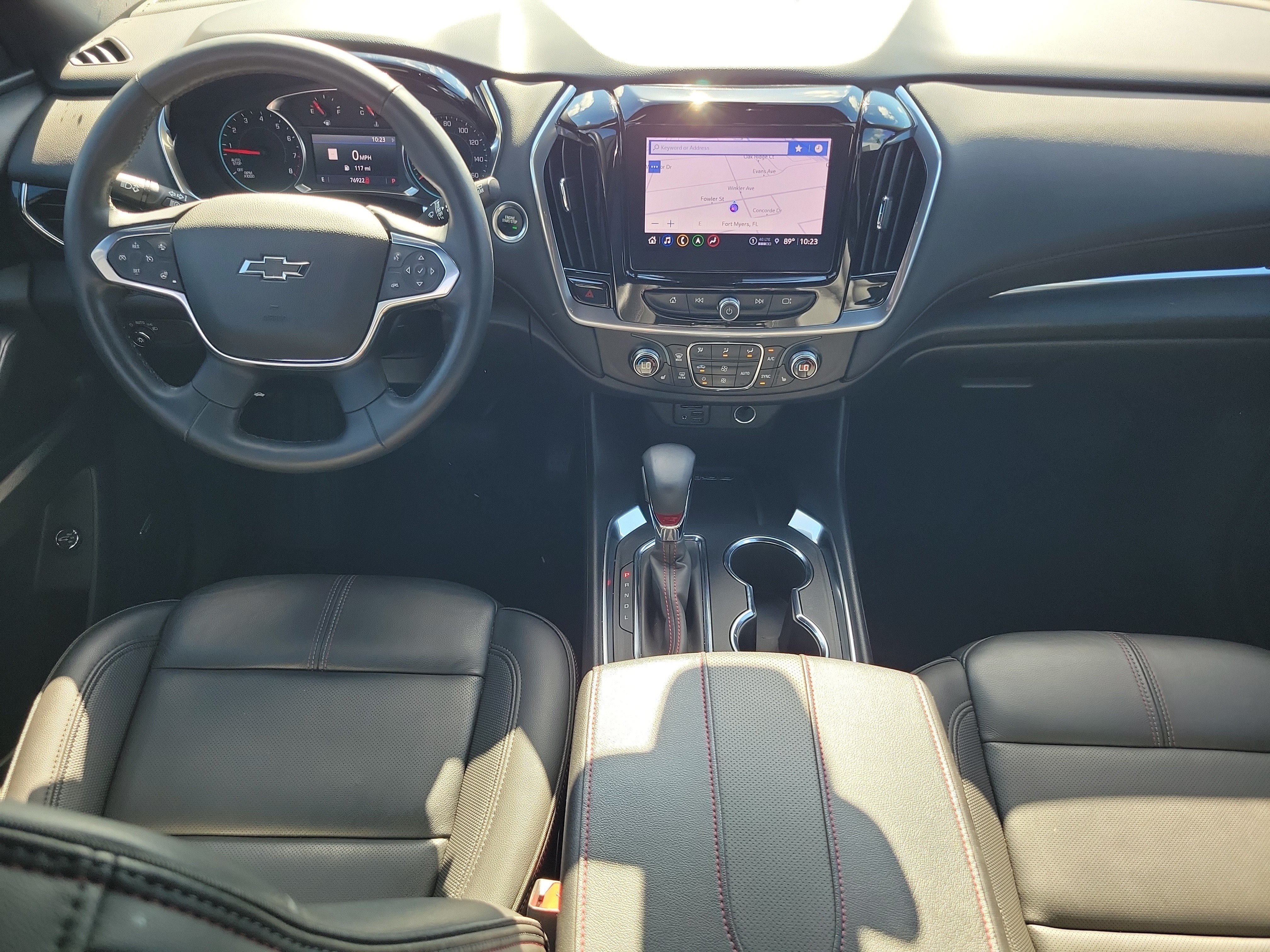 Used 2023 Chevrolet Traverse RS FWD image 13