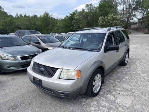 Used 2006 Ford Freestyle SE FWD image 2