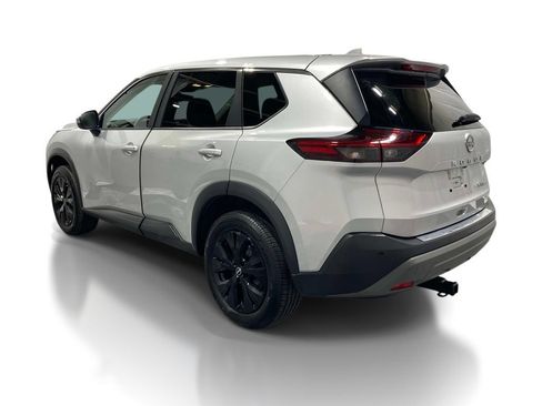 Used 2023 Nissan Rogue SV AWD/4WD image 2