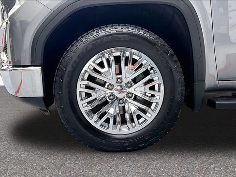 Used 2022 GMC Sierra 1500 SLT w/ SLT Premium Plus Package AWD/4WD image 34