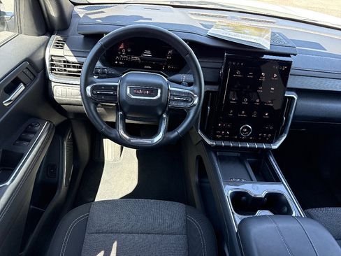 Used 2025 GMC Acadia Elevation FWD image 15