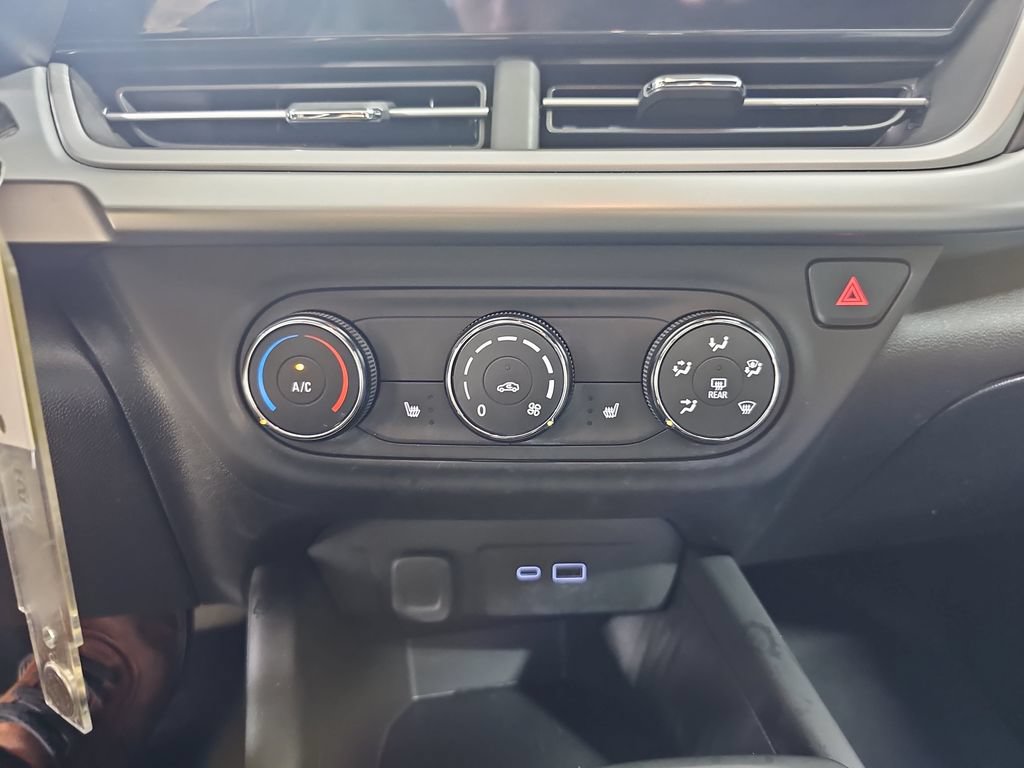 Certified 2024 Chevrolet Trax RS FWD image 27