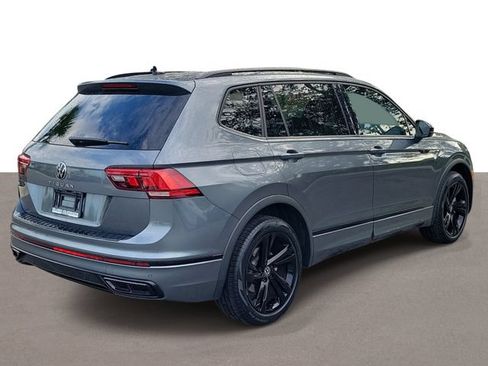 Certified 2024 Volkswagen Tiguan SE R-Line FWD image 4