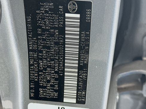 Used 2025 Toyota Camry LE FWD image 12