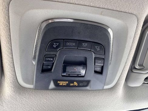 Used 2022 Toyota Corolla Cross LE w/ Moonroof Package AWD/4WD image 27