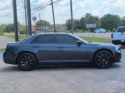 Used 2019 Chrysler 300 S AWD/4WD image 8