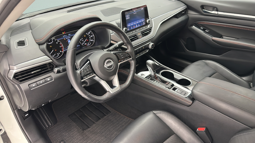 Used 2023 Nissan Altima 2.5 SR AWD/4WD image 12
