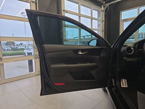 Used 2023 Kia Forte GT-Line image 14