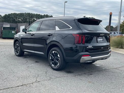 Used 2025 Kia Sorento S image 5