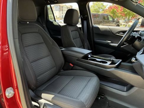 Used 2025 Chevrolet Equinox LT FWD image 31