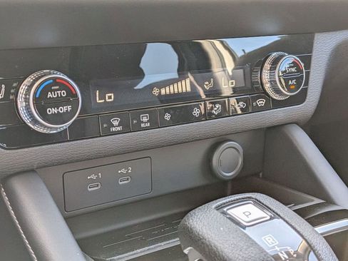 New 2026 Mitsubishi Outlander ES image 22