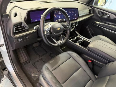 Used 2026 Chevrolet Traverse LT AWD/4WD image 15