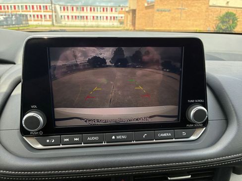 Used 2025 Nissan Rogue SV AWD/4WD image 21
