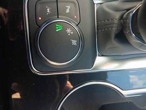 New 2025 Chevrolet Blazer Premier image 36