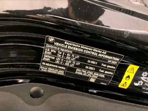 Used 2024 BMW X7 M60i w/ Executive Package image 32