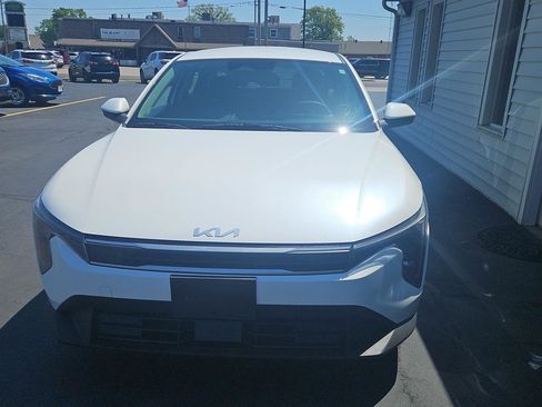 Used 2025 Kia K4 FWD image 6