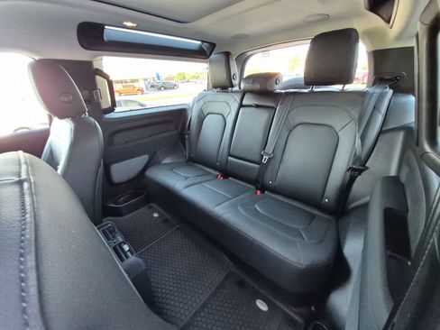 Used 2023 Land Rover Defender 90 SE AWD/4WD image 29