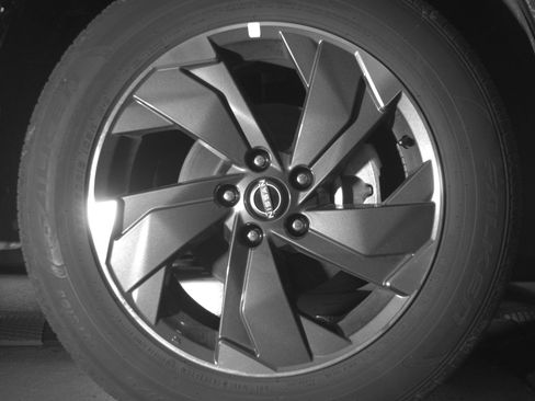 Used 2025 Nissan Rogue SV FWD image 13