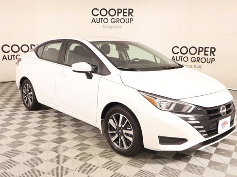 Used 2024 Nissan Versa SV w/ Trunk Package FWD image 1