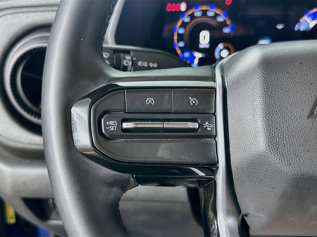 Used 2025 Chevrolet Colorado Trail Boss AWD/4WD image 23