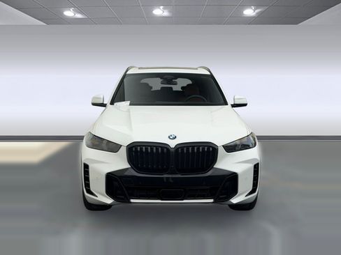 New 2026 BMW X5 xDrive40i w/ M Sport Package AWD/4WD image 6
