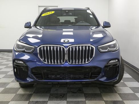 Used 2021 BMW X5 xDrive40i w/ M Sport Package image 3