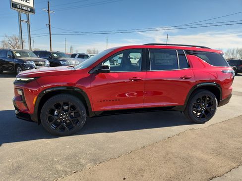 New 2026 Chevrolet Traverse RS w/ LPO, Floor Liner Package image 2