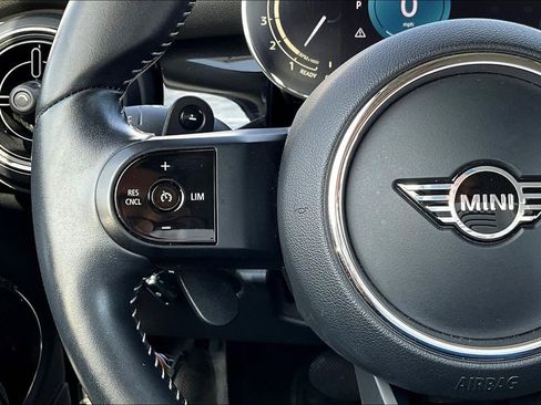 Used 2022 MINI Cooper S image 8