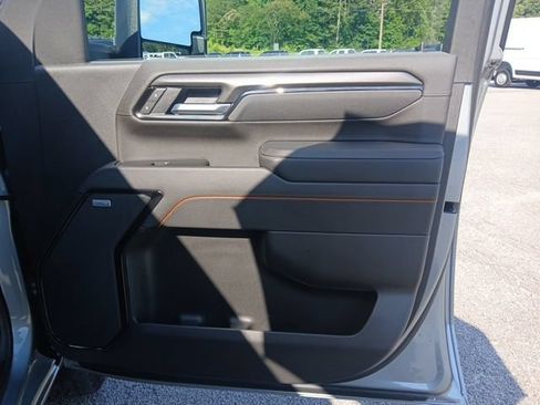 Used 2025 GMC Sierra 2500 AT4 w/ AT4 Premium Plus Package AWD/4WD image 35