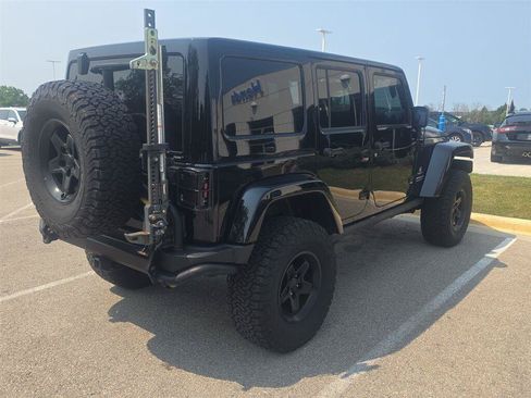 Used 2016 Jeep Wrangler Unlimited Rubicon w/ Connectivity Group AWD/4WD image 14