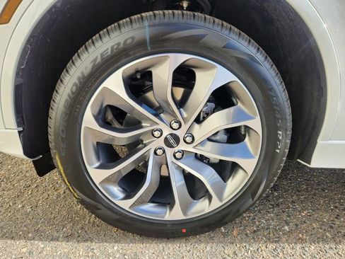 New 2026 Lincoln Aviator AWD image 18